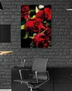 Koyu Arka Planda Kırmızı Güller Temperli Cam Tablo - Görsel 6