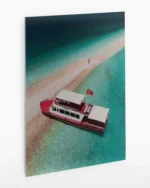 Kıyıya Yanaşmış Tekne ve Türk Bayrağı Temperli Cam Tablo